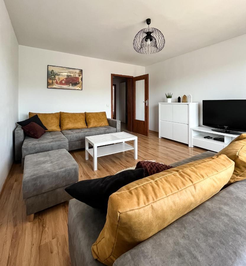Uroczy Apartament Pod Skarpa Wadowice Exterior foto