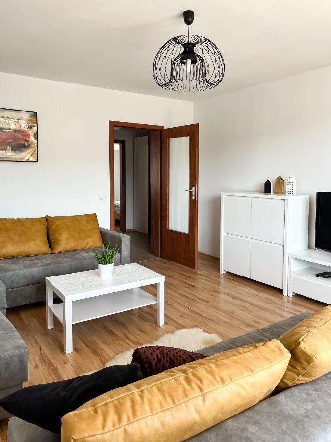 Uroczy Apartament Pod Skarpa Wadowice Exterior foto